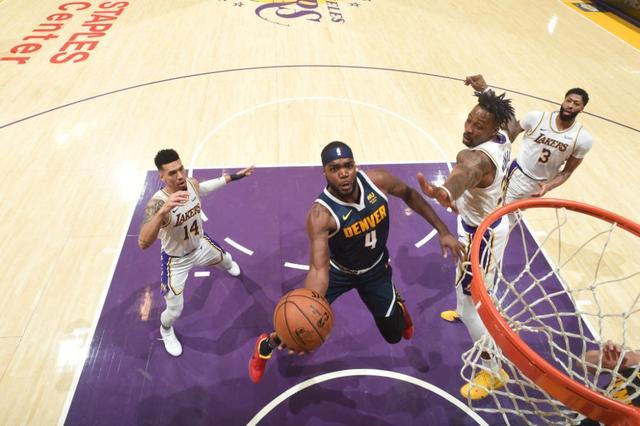 抵御巨大的 抵御巨大的